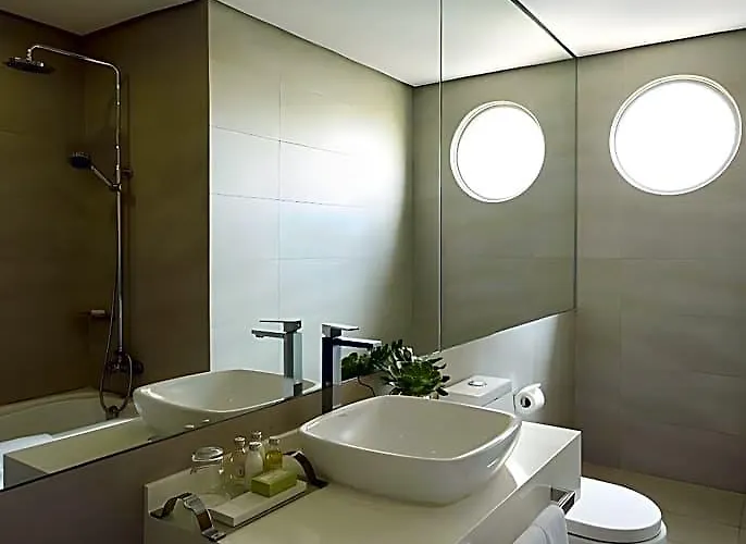 Astoria Plaza 4*